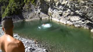 preview picture of video 'Tuffi Summer cliff jumps dive in river trebbia 720p gopro black ed.'
