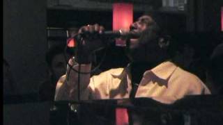 Boysie White sings impromptu  'Ain't Nobody' by Chaka Kahn @ Intercontinental Hotel