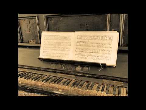 Torley Wong - An old piano