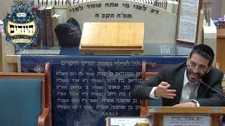 הרב אלון עטיה   •  שבת שירה    •   בשלח תשפ'ו (בית הכנסת מוסאיוף) - התמונה מוצגת ישירות מתוך אתר האינטרנט יוטיוב. זכויות היוצרים בתמונה שייכות ליוצרה. קישור קרדיט למקור התוכן נמצא בתוך דף הסרטון