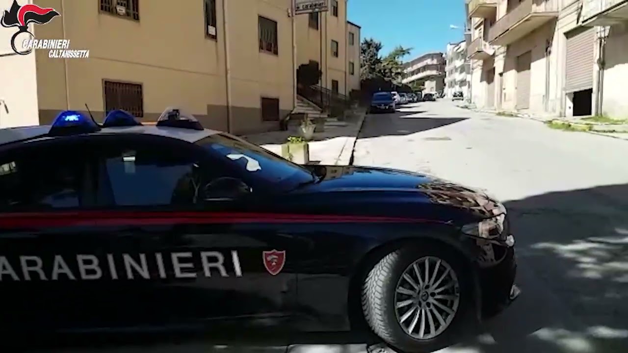 Mussomeli, terrore nella "Casa a 1 euro": 4 arresti per rapina, estorsione e spaccio