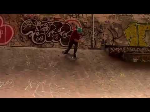 Chico Brenes - Brooklyn Banks - New York City Skateboarding