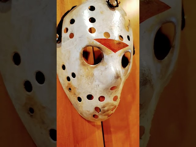 Vídeo relacionado con Funidelia Disfraz Oficial de Jason Viernes 13 para hombre, Incluye chaqueta, camiseta y máscara, Traje para adultos para fiestas, Carnaval y Halloween - Talla L