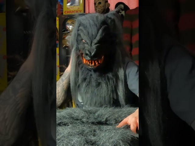 Vídeo relacionado con Wildarms Disfraz de Villano Elegante para Hombre, Abrigo Largo de Carnaval para Halloween y Fiestas (Morado, XL)