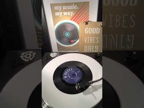 Chris Andrews - Yesterday Man ( Vinyl 45 ) From 1965 .