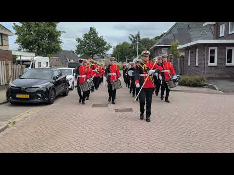 Straat parade Sint Jansklooster Vollenhoofsch fanfare .