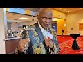 FLOYD MAYWEATHER SR SHOWS OFF HALL OF FAME RING THAT FLOYD JR GAVE HIM & POSES AFTER CEREMONY