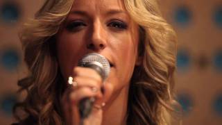 Gossip - Pop Goes The World (acoustic cover by Tijana, Sarah &amp; Branko) LIVE!