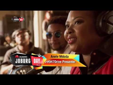 Kyle Deutsch does a solo performance for fans