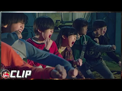 林秋楠和功夫兄弟一起打败邪恶势力！《#龙拳小子》【1080P RUS SUB】