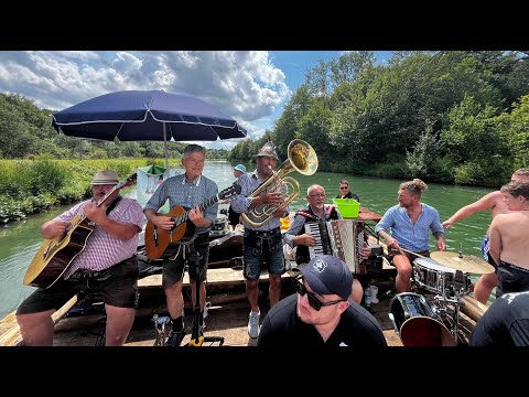 Floßfahrt mit der Münchner Gaudiblosn