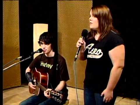 Meagan and Philippe singing Friends by Hedley Live on Cogeco