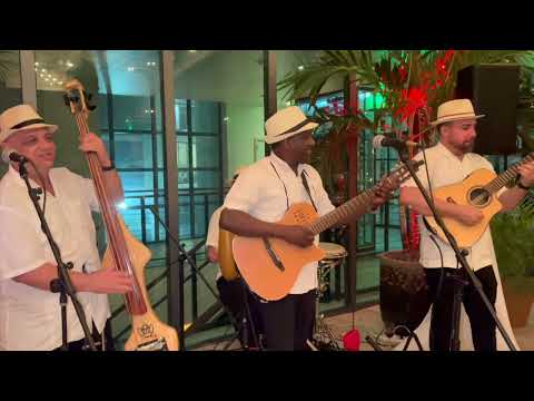 Son Qba - Cualquiera Resbala y Cae (En Vivo)