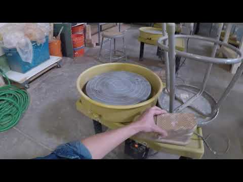 Pottery 101: Getting started with Clay! Using the Brent C model