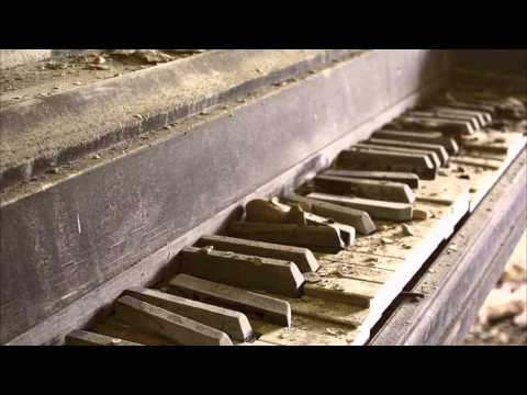 Vee - Da Piano (feat. C.L. Smooth)