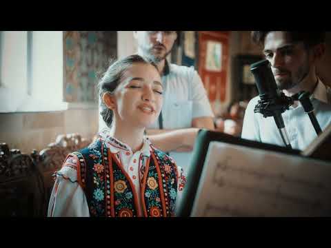 Alice Ghile - De la margini, o, apostoli!