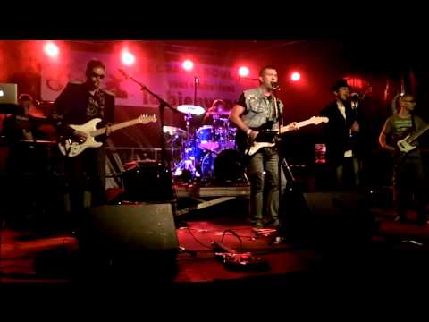 Alcaline   Crash Boulons 2014   01   The wall