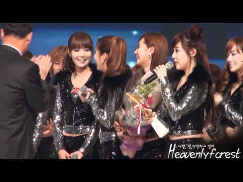 [Fancam] 101230 SNSD Tiffany and the Trophy @ Gayo