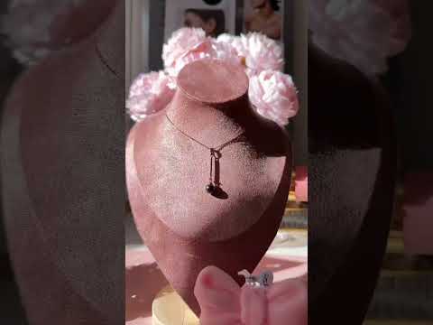 Product video thumbnail