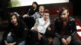 A static lullaby-love to hate,hate to me