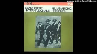 Kadr z teledysku Canzone per Giuseppe Pinelli tekst piosenki Canzoniere Internazionale