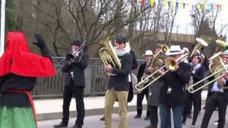 preview picture of video 'Gentle-BRASS beim Umzug in Untermarchtal am 1.3.2014. Schopfboale Hoi!'