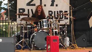 Video Vojta Sedlák - sólo na bicí