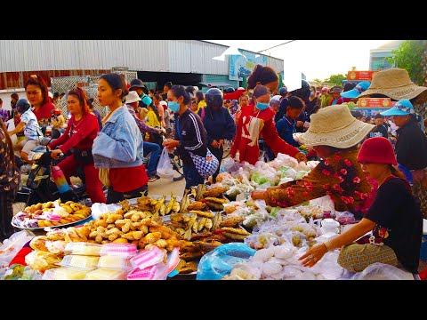 Cambodia's most popular street food for a delicious breakfast and snack for factory workers