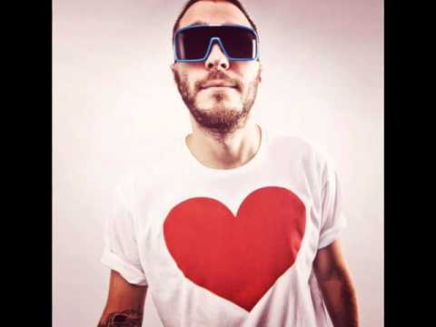 Robert M - Youre Not Alone (PomyslowyRozbojnik)