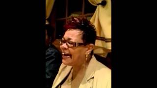 Lynn sings Happy Birthday !