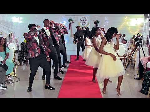 Queen & Edward (Va Navela 2) (A-New Hotel, Hazyview, Limpopo)(Ntwanano Media)