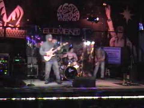 ELEMENT covers "Seven Nation Army (Intro)" @ Have A Nice Day Cafe 11-09-07