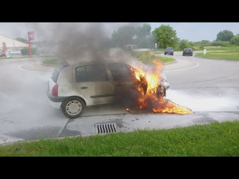 KanizsaTV Híradó - Menet közben kigyulladt egy autó Nagykanizsán