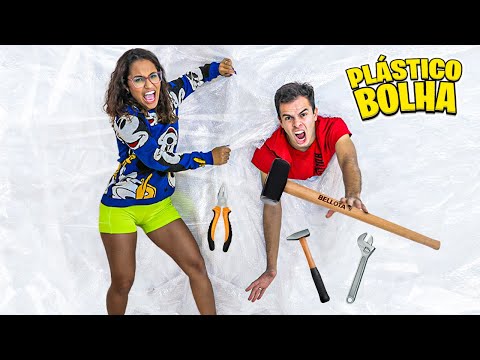 WE GOT TRAPED IN 100 LAYERS OF BUBBLE WRAP! CAN WE ESCAPE?