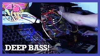Video thumbnail for Deep Bass Wiggle - Eurorack / Tinysizer / Volca Beats #TTNM by THE TUESDAY NIGHT MACHINES