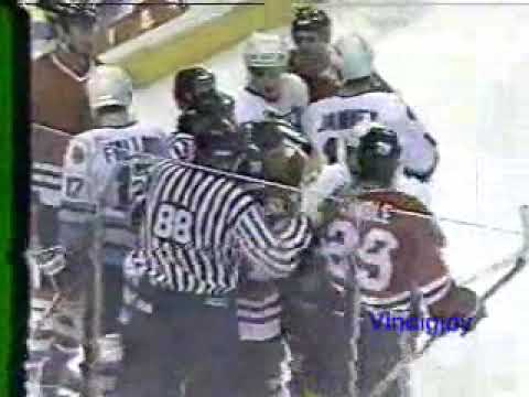 Dubinsky crashes into Flaherty 3/21/95