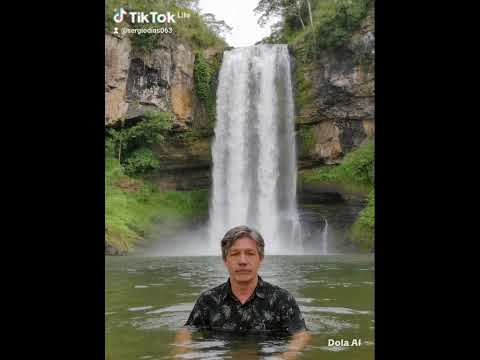 eu na cachoeira de Águas de Santa Barbara