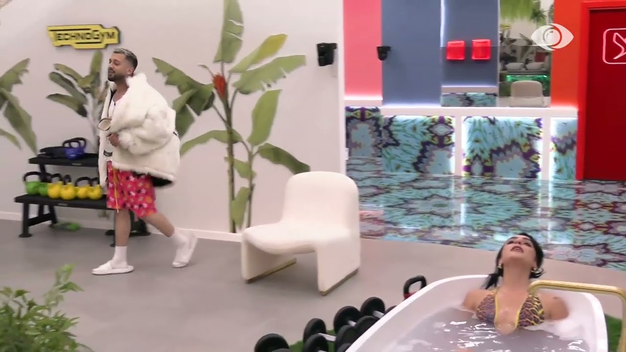 “Sa shumë të paskam dashur”/ Egli vijon të këndojë, Gjesti: Në qoftë kjo dashuri, bravo…