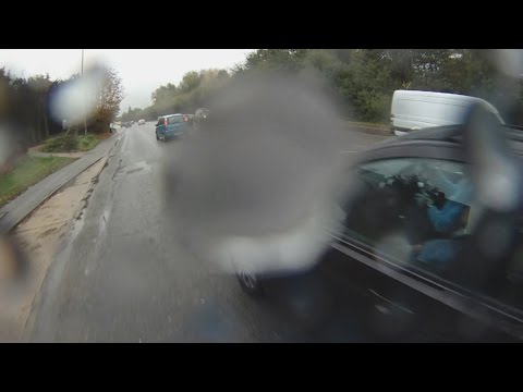 OY13DZA - Too Lazy And Selfish To Use The Other Lane