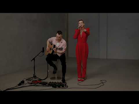 YAENNIVER - Mädchen Mädchen (Live I Akustik)