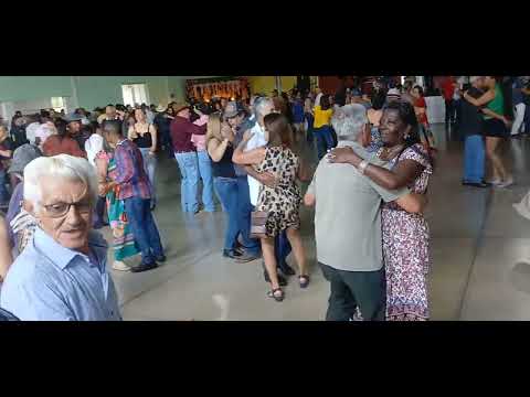Baile da terceira idade em tapira MG.@vlogdosforrozeiros.