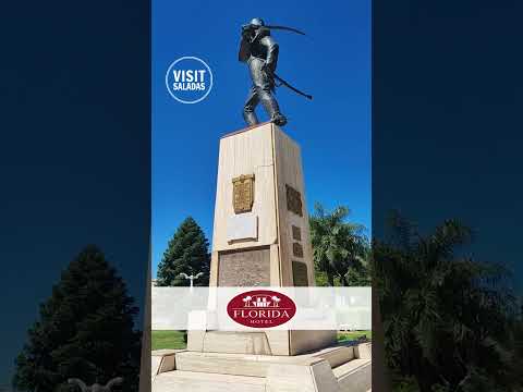 Recorrido por la Plaza Cabral │ Visit Saladas