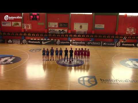 Minuto de silencio en memoria de Alex Aurre, entrenador del Loiola Indautxu