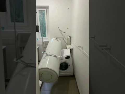 Le ballon d'eau ! #P&Cproduction #job #humour #travail #Paskal #batiment #bricolage #travaux #humor