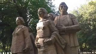 Ямболските тъкачки. &quot;Girls made of heavy metal&quot;