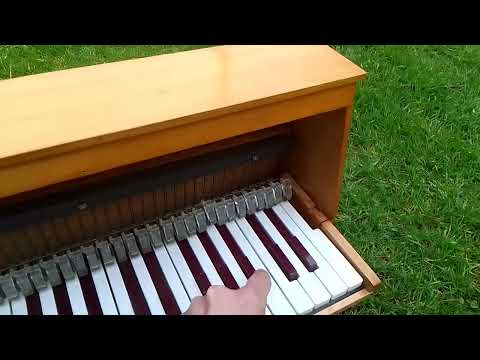 Wonderful chromatic toy piano Michelsonne Paris 37 keys - AS NEW image 4