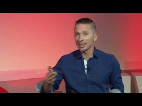 Process versus humanity - what is more effective? | Flavio Stragiotti | TEDxHWZ