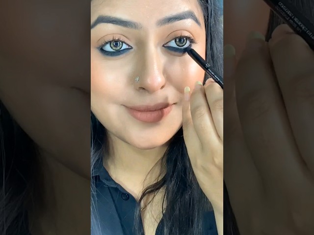 Vídeo relacionado con Rimmel London Scandaleyes Waterproof Khol Kajal Liners Tono 1, 1.3g - 1 unidad