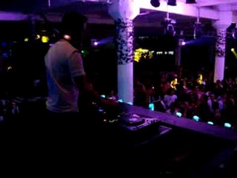 Dj Lapetina playing THE CALL (Deejalt original mix) @ Offer