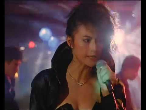 Moon Lee singing "Betray" (背叛) by Chai Li (蔡立儿, Cherrie Choi)